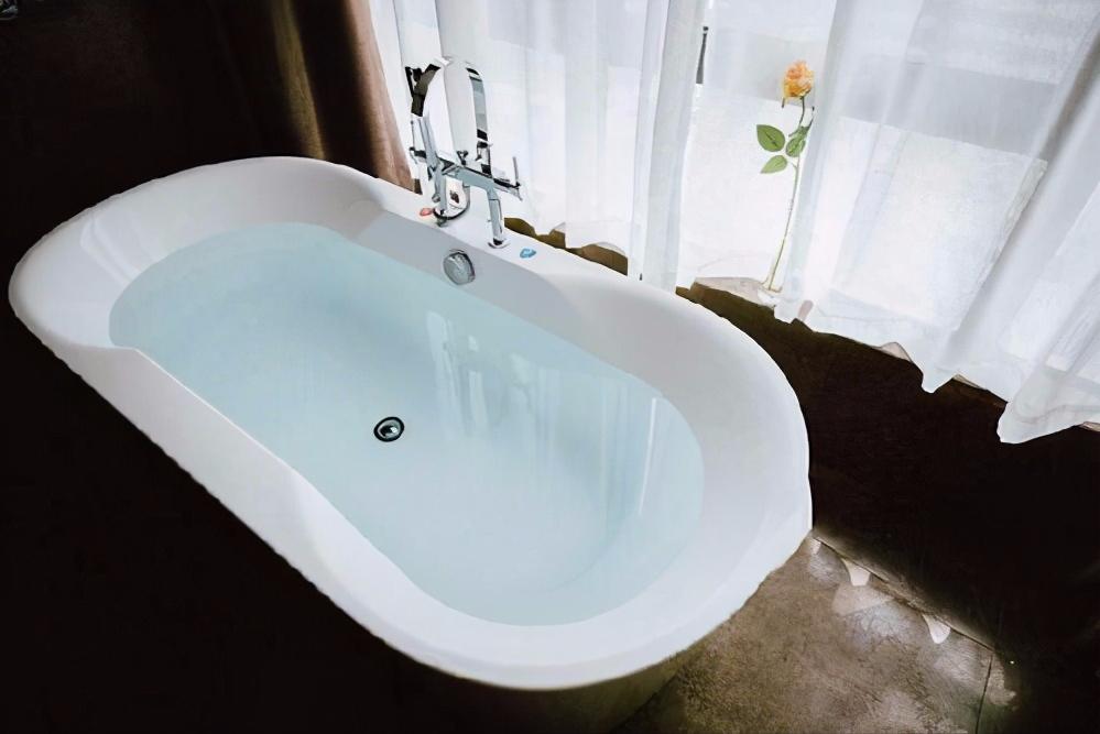 热水器选择空气能太阳能电热水器,热水器选空气能还是电热水器