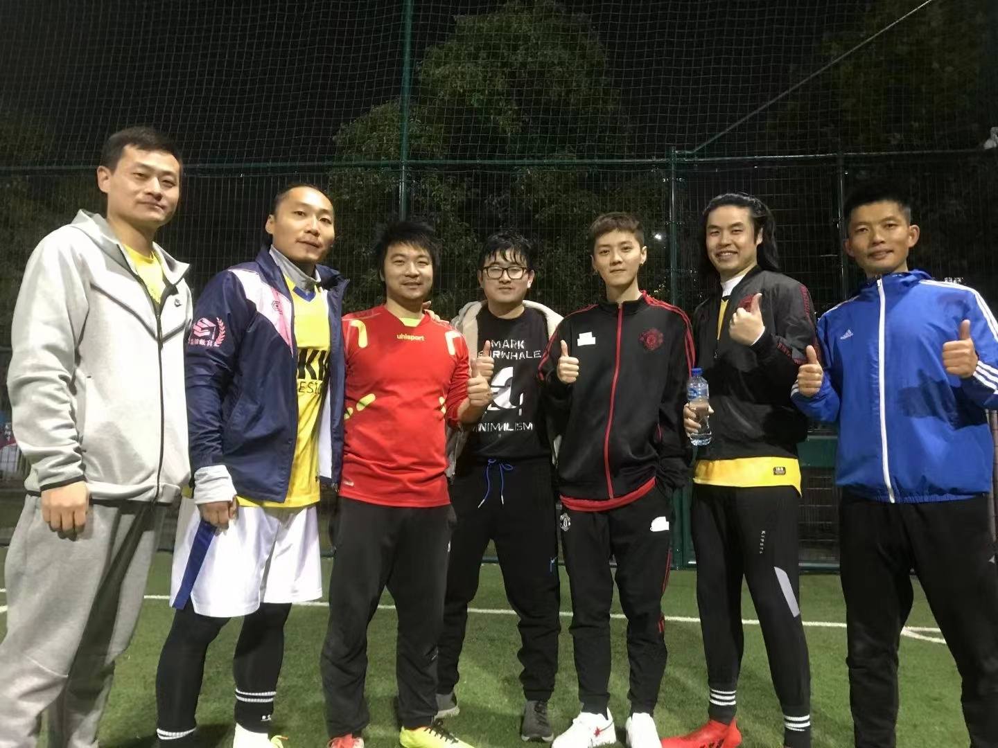 鹿晗剪头发后变短发,鹿晗剪发的样子