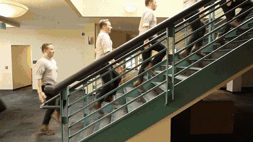 6年130场爬楼大赛，他为何要与地心引力做对抗？