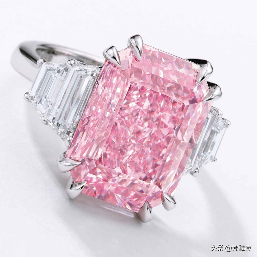 10.64ct紫粉色钻石在香港珠宝秋拍最终以1.56亿港币成交