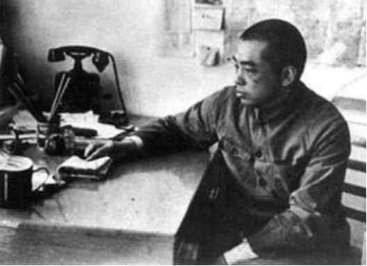 彭总离婚后感叹：要是坤模，她决不会离开我，两人的感情有多深？