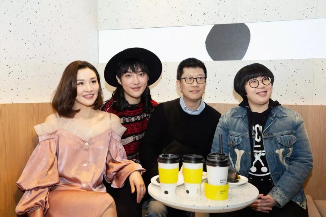 开奶茶店的不止王俊凯！为什么明星都钟爱开一家奶茶店？