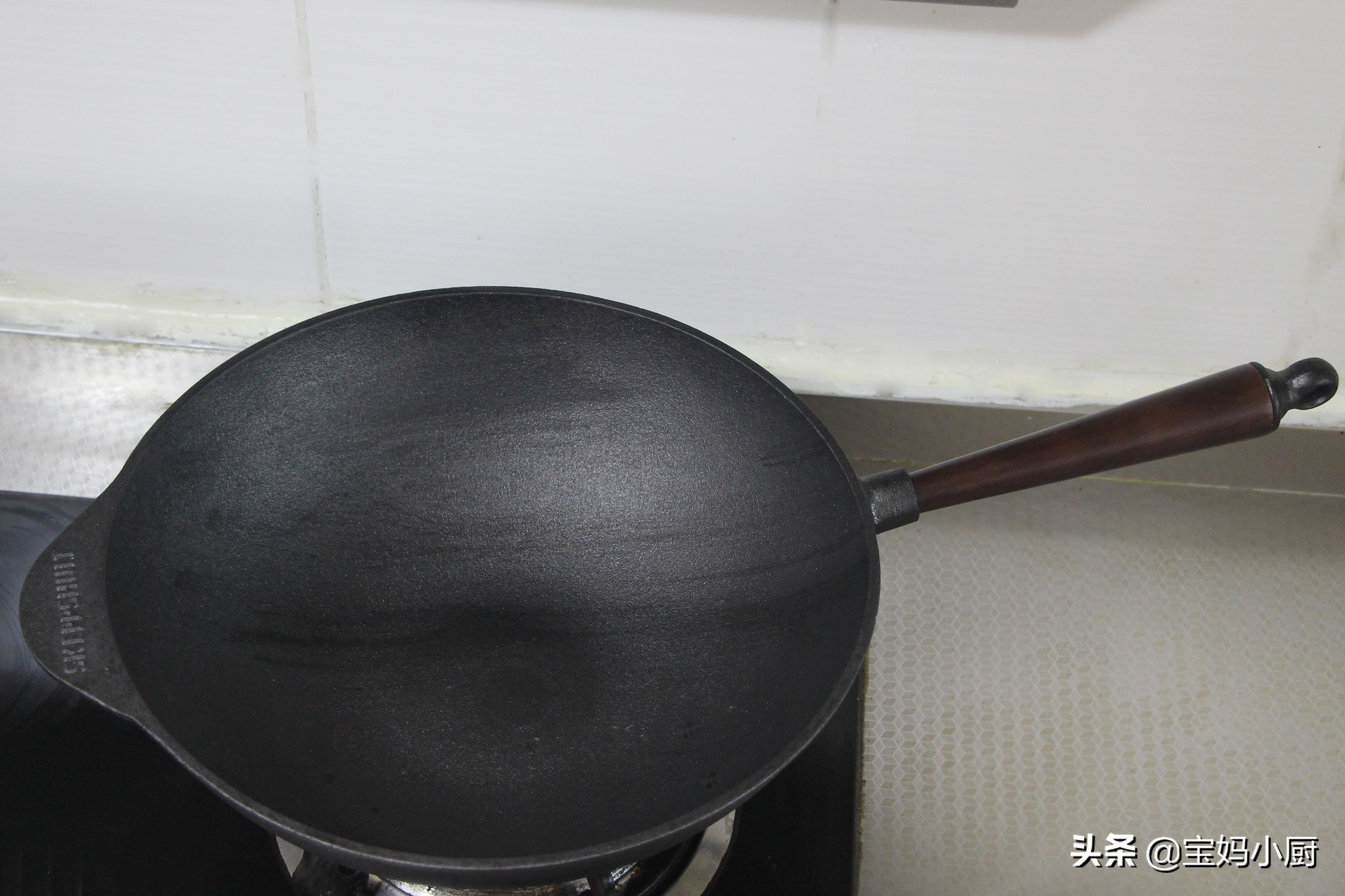 砂锅的开锅方法简单几步不粘不裂,铁锅用过的怎么开锅