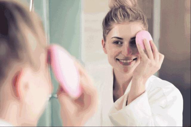 盲目护肤只会让你的皮肤越来越糟,20岁以后你的护肤应该更加严谨了