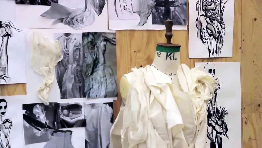 第三等级预科文凭：艺术，设计与媒体,在线