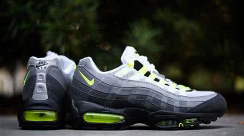 身为多年的鞋狗，还不知晓NickAirMax的历史？小小气垫有啥玄机