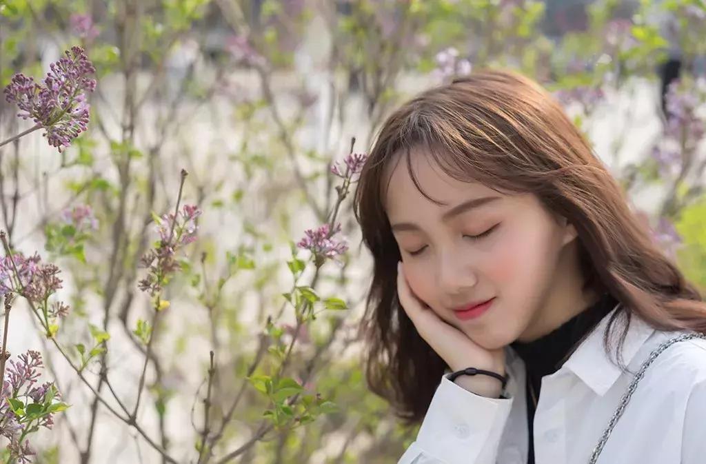 如何给女朋友拍照技术教学,怎么给女朋友拍照动作