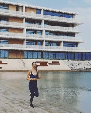 李成敏身材写真照片,拥有魔鬼身材的李成敏