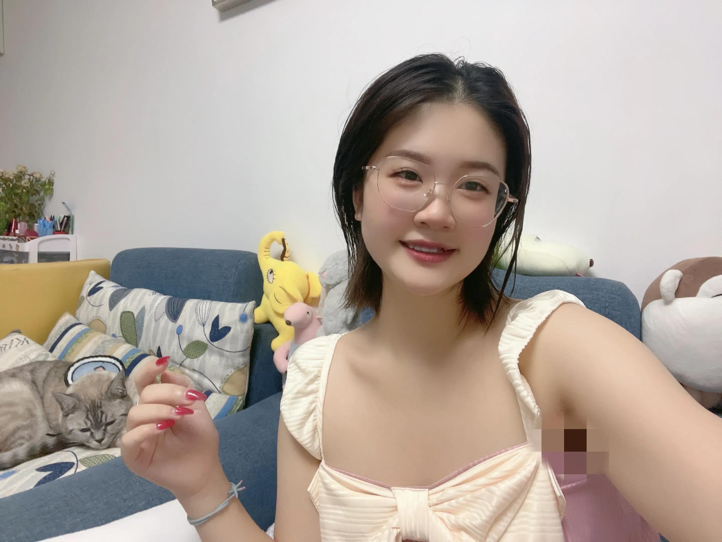 从小跟在我屁股后面的跟屁虫，她最后成了我的妻子