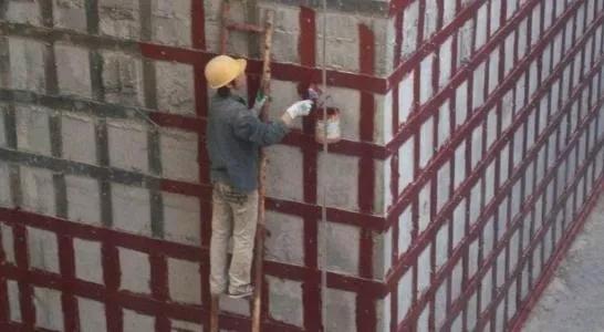 混凝土地面开裂什么原因,混凝土房顶开裂的原因和处理方案