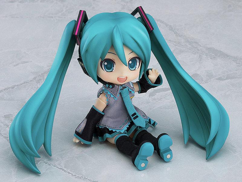 「着衣版」初音粘土发布，高达创形者再起第二季首播|胶游报