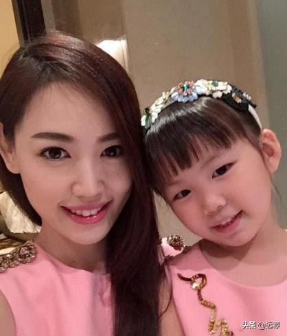 王宝强大儿子最新照片,王宝强与儿子近照曝光