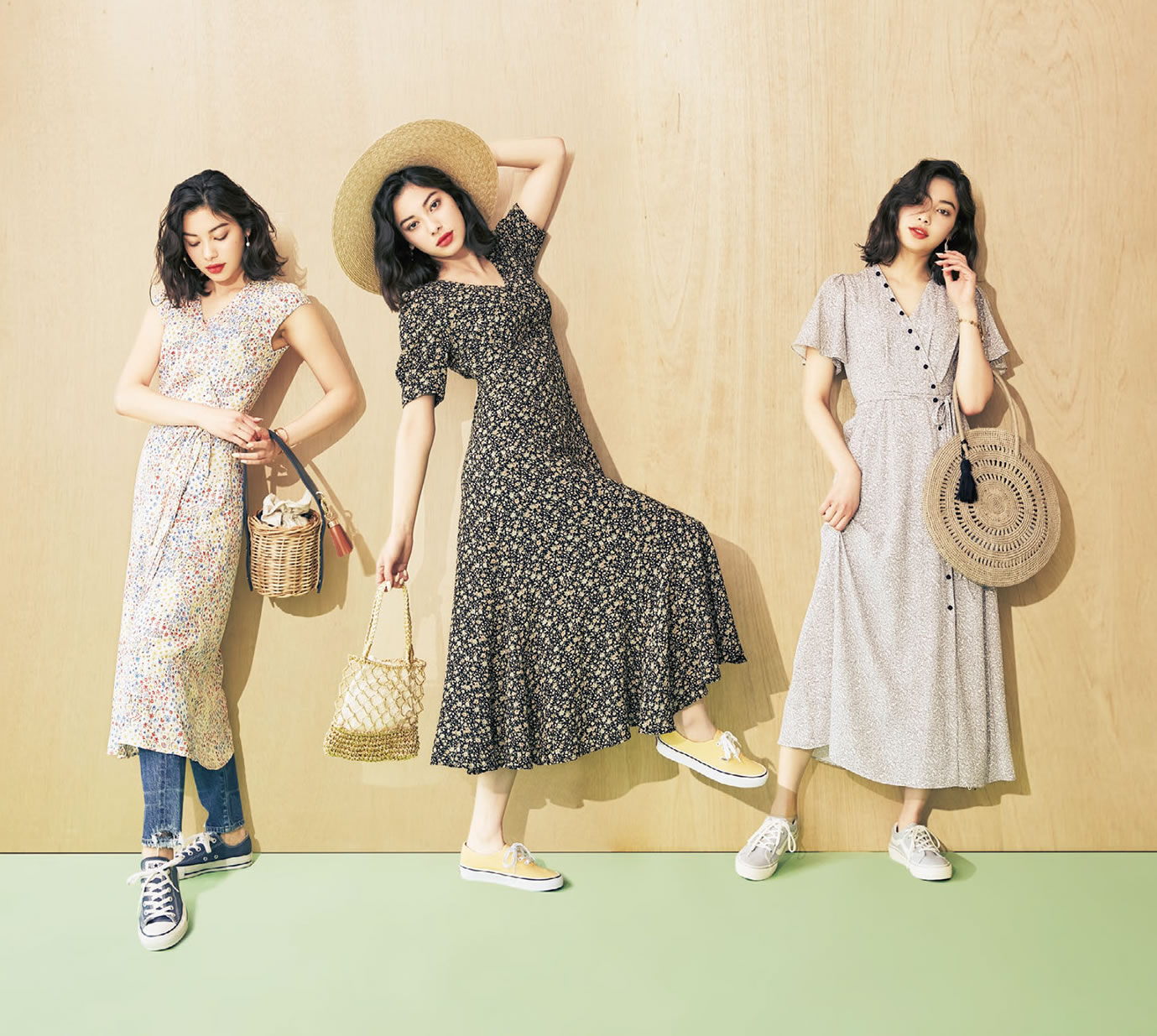 夏天鲜艳的花丛中穿什么裙子好看,夏天穿什么颜色的裙子好看