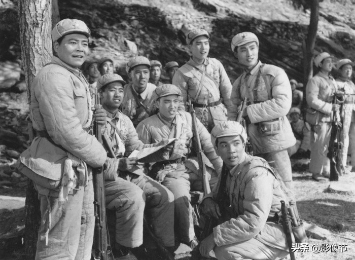 为什么《南征北战》成了“老三战”，《红日》却成了“大毒草”？