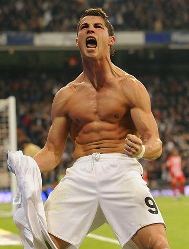 c罗告诉你足球最重要的是什么,c罗告诉武磊练好左脚