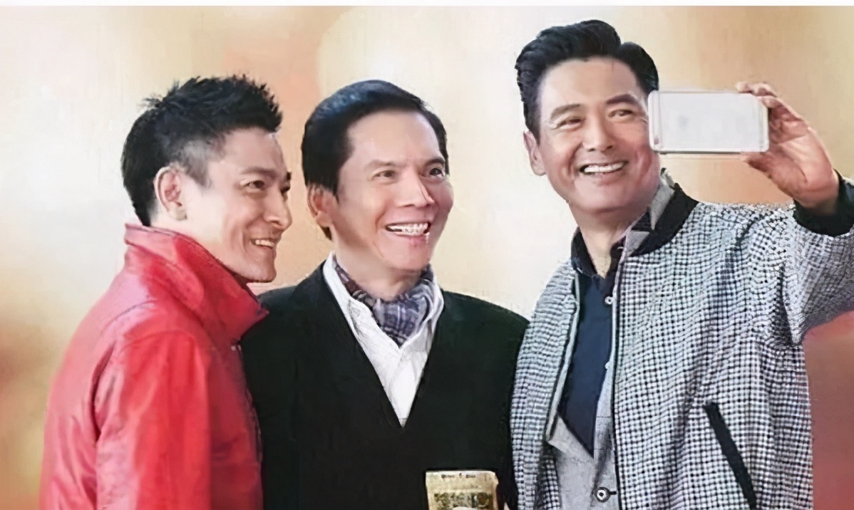 逼成龙下跪、掌掴曾志伟、封杀张柏芝？深扒向氏夫妇叱咤港圈史