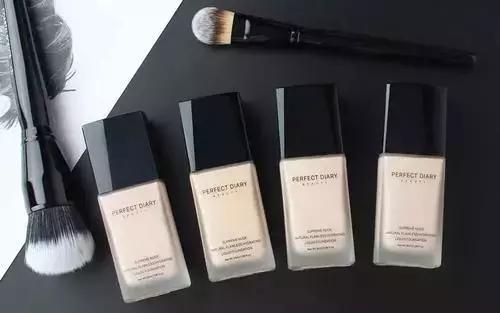 露华浓国产美妆品,露华浓粉底液现在在哪里生产