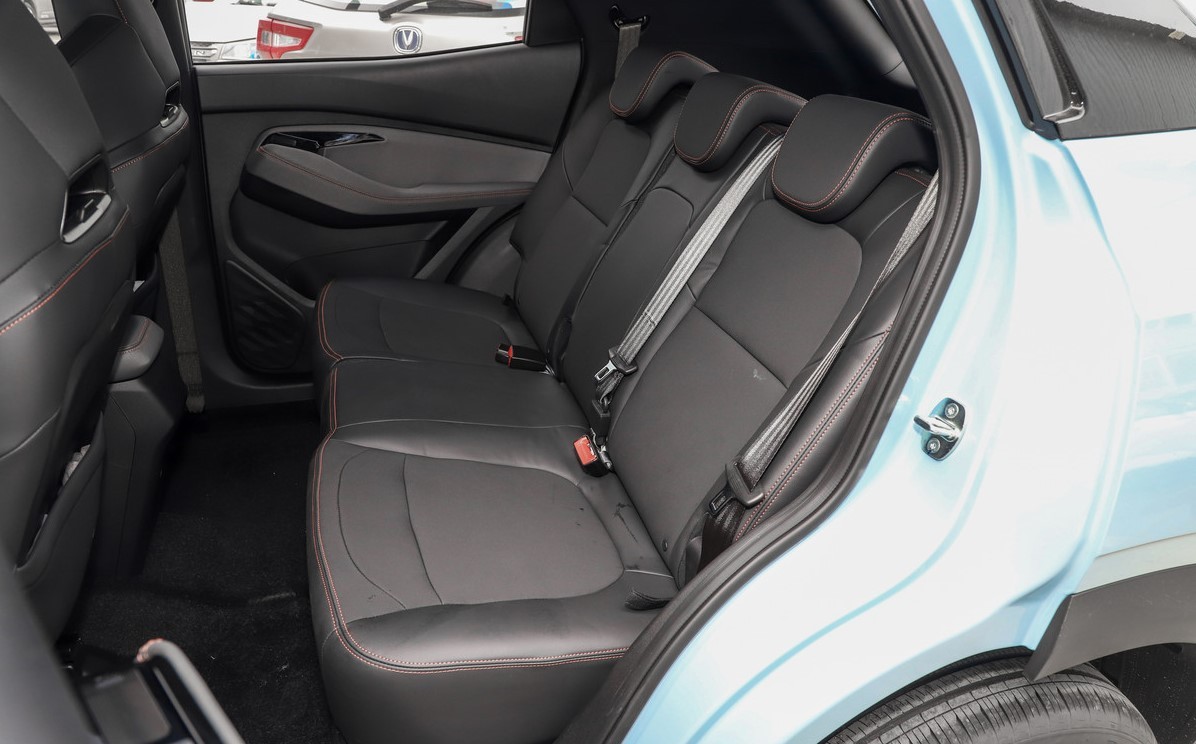 瑞虎5x跟新宝骏rs3哪个好,瑞虎5x与新宝骏rs3