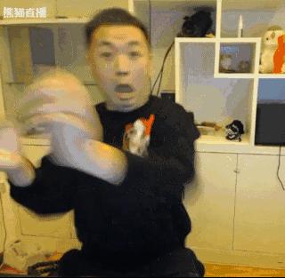 A不出，一直Dead，Carry不了……拳头怎么还不把ADC给删了？