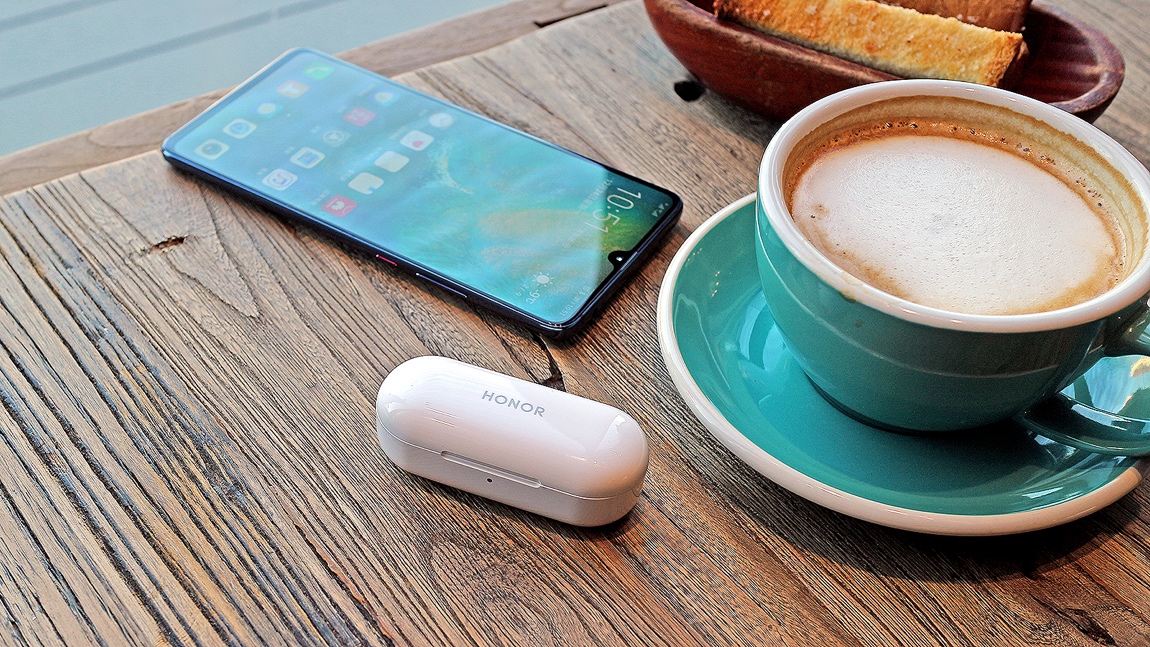 光荣蓝牙耳机flypods3与青春版,光荣flypods青春版蓝牙耳机怎么样