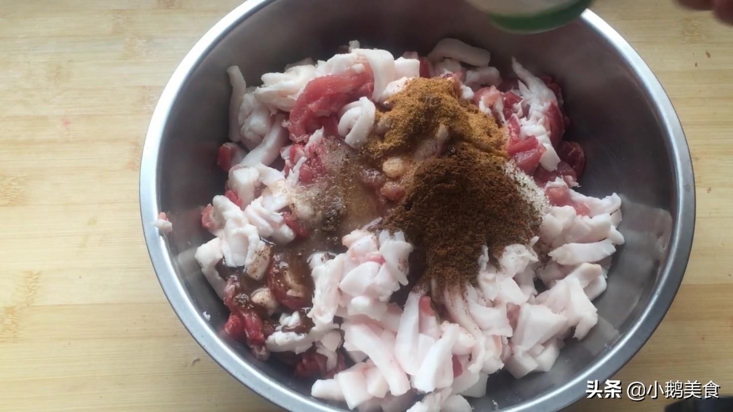 灌香肠的正确做法和配方,灌香肠用什么配方好吃