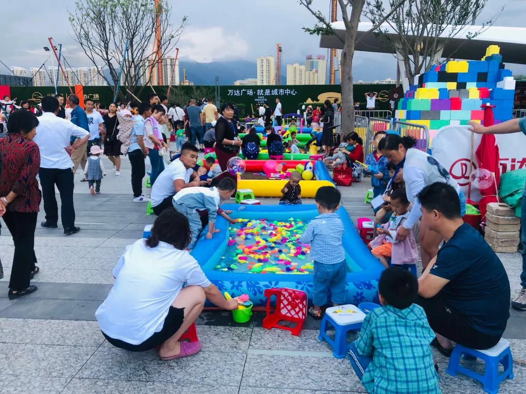 大理夜市水果小吃一条街,大理兴盛附近夜市哪里最热闹