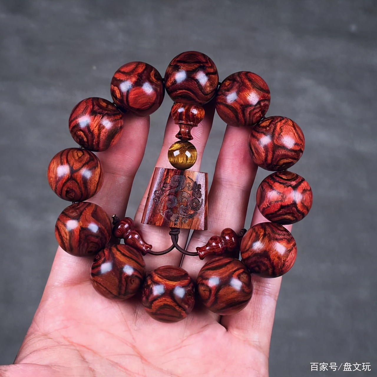 海南黄花梨挑选,顶级海南黄花梨油梨老料手串价格