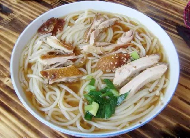 云南米线的花式吃法你试过几种,云南米线的正宗吃法