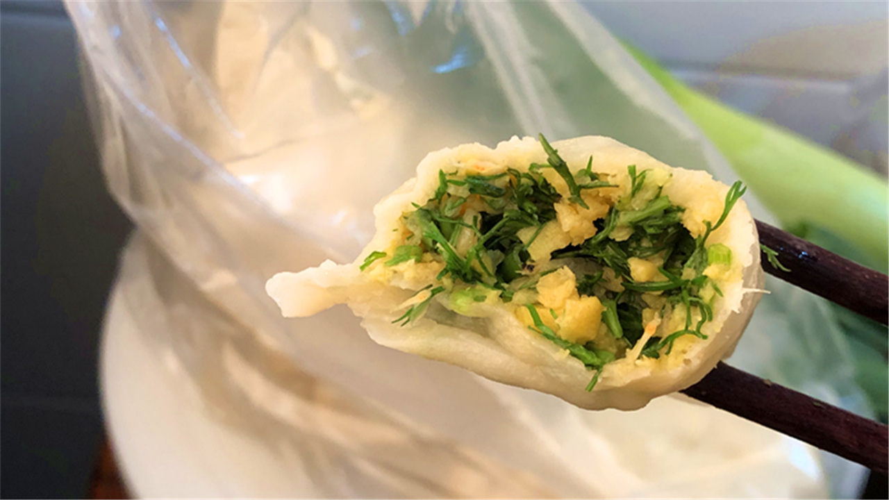 茴香饺子好吃有窍门，最忌直接拌馅，多加1步，茴香更翠绿更入味