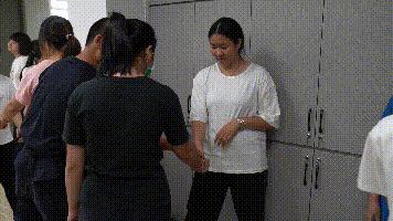 阔口社区“*党**建+”邻里中心，荔警蜀黍教你女子防身术！