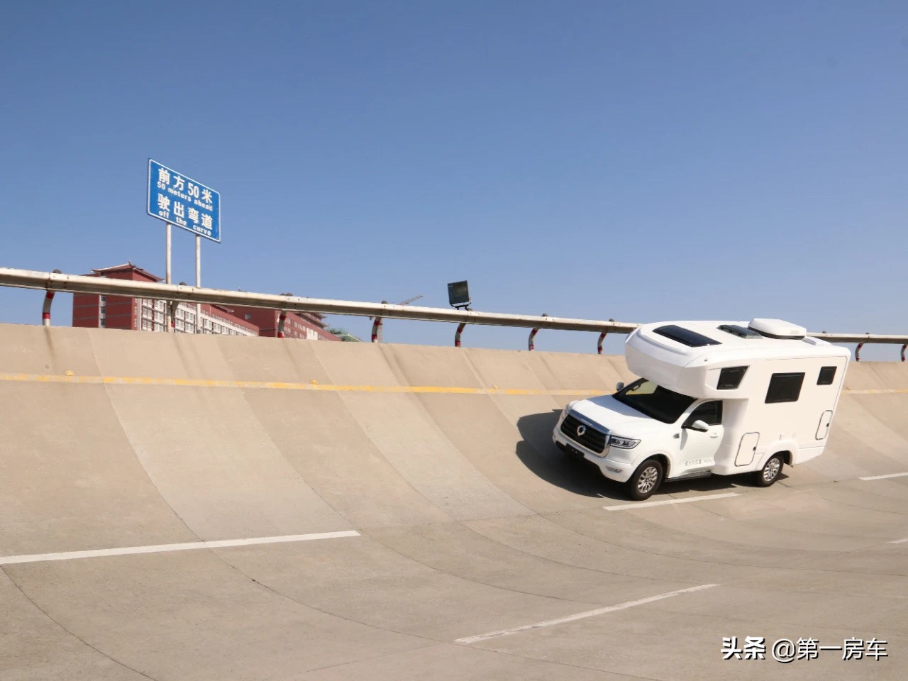 长城炮房车底盘升级气囊,长城炮4座房车测评