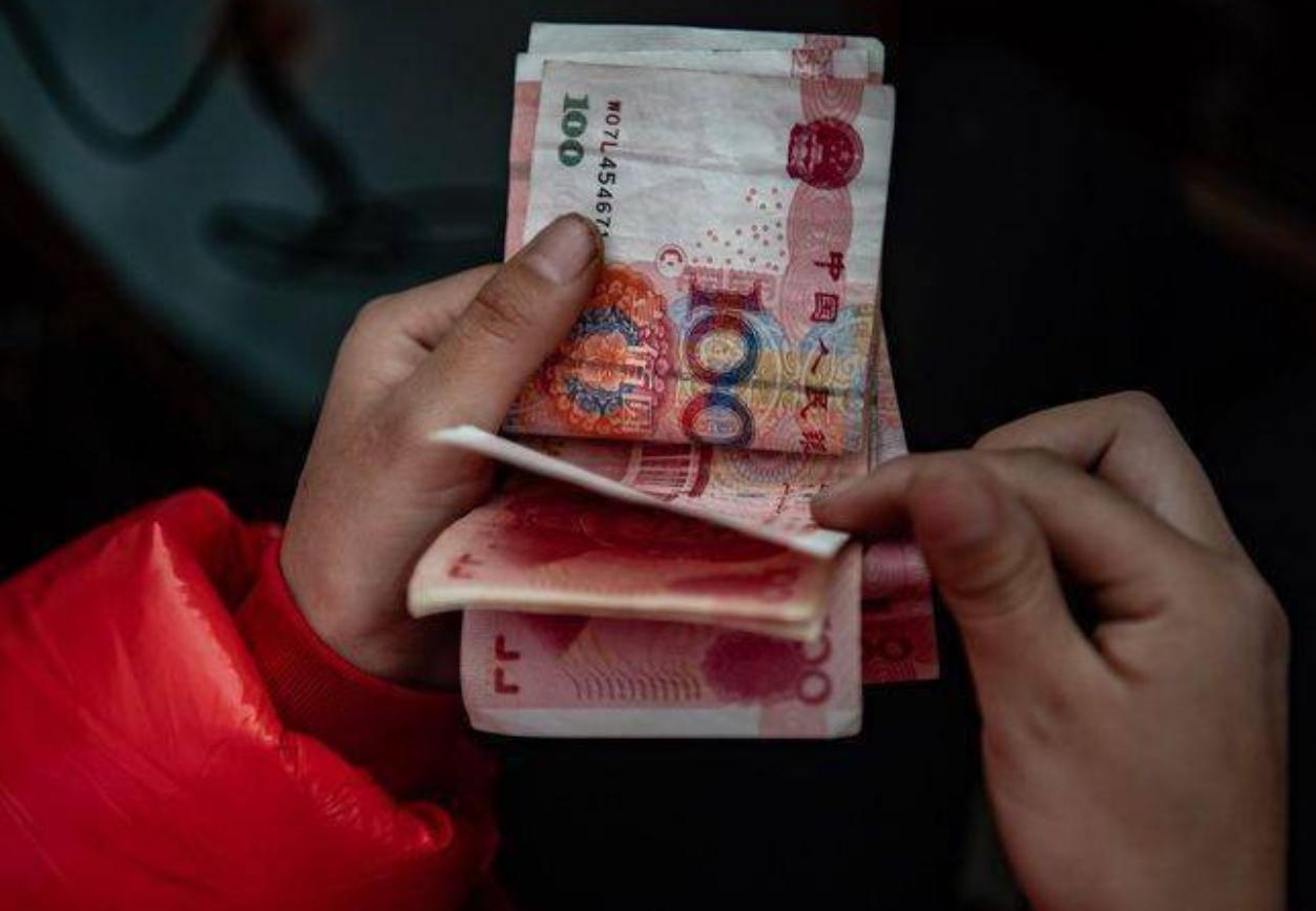 窃贼花1万买下“金钱豹”，狗主人以为捡大便宜，不成想赔了夫人又折兵