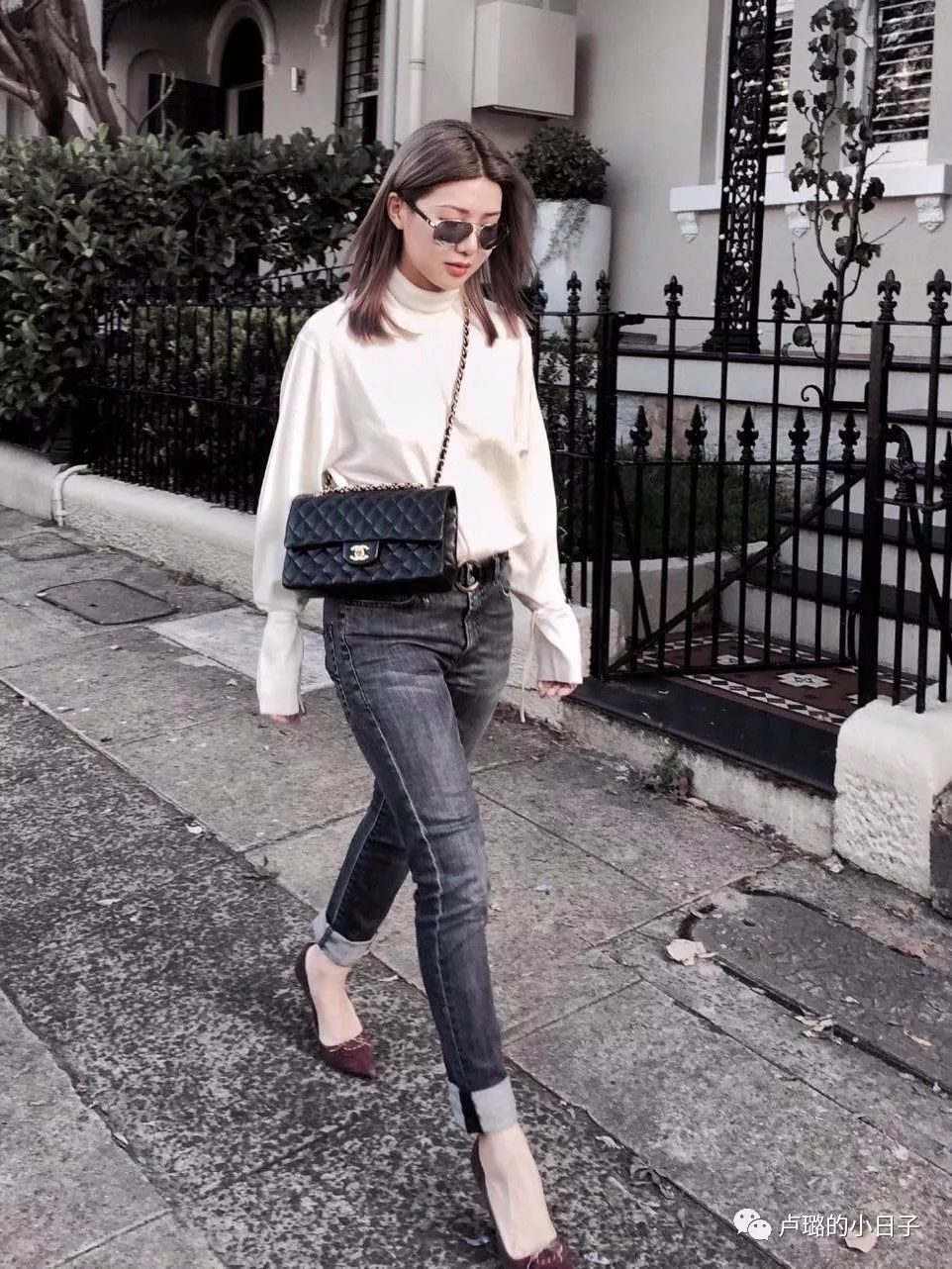 又轻又实用的名牌包,中国名牌包排行榜前十名及价位