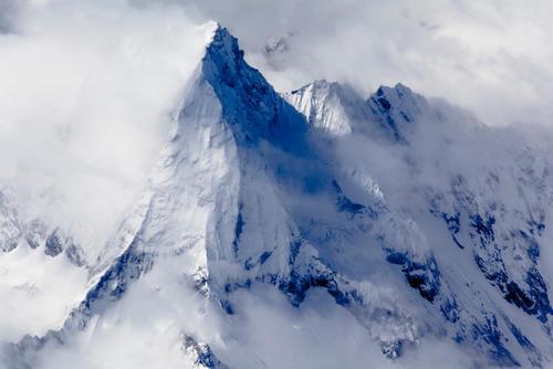 12000米的珠峰,珠峰顶峰停留的极限时间
