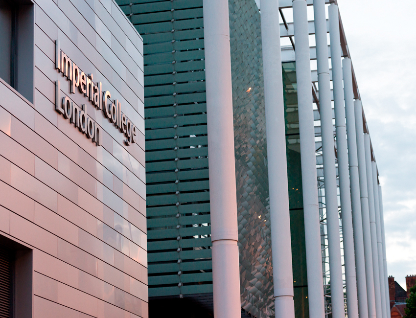 英国的大学哪个难考,英国的211大学