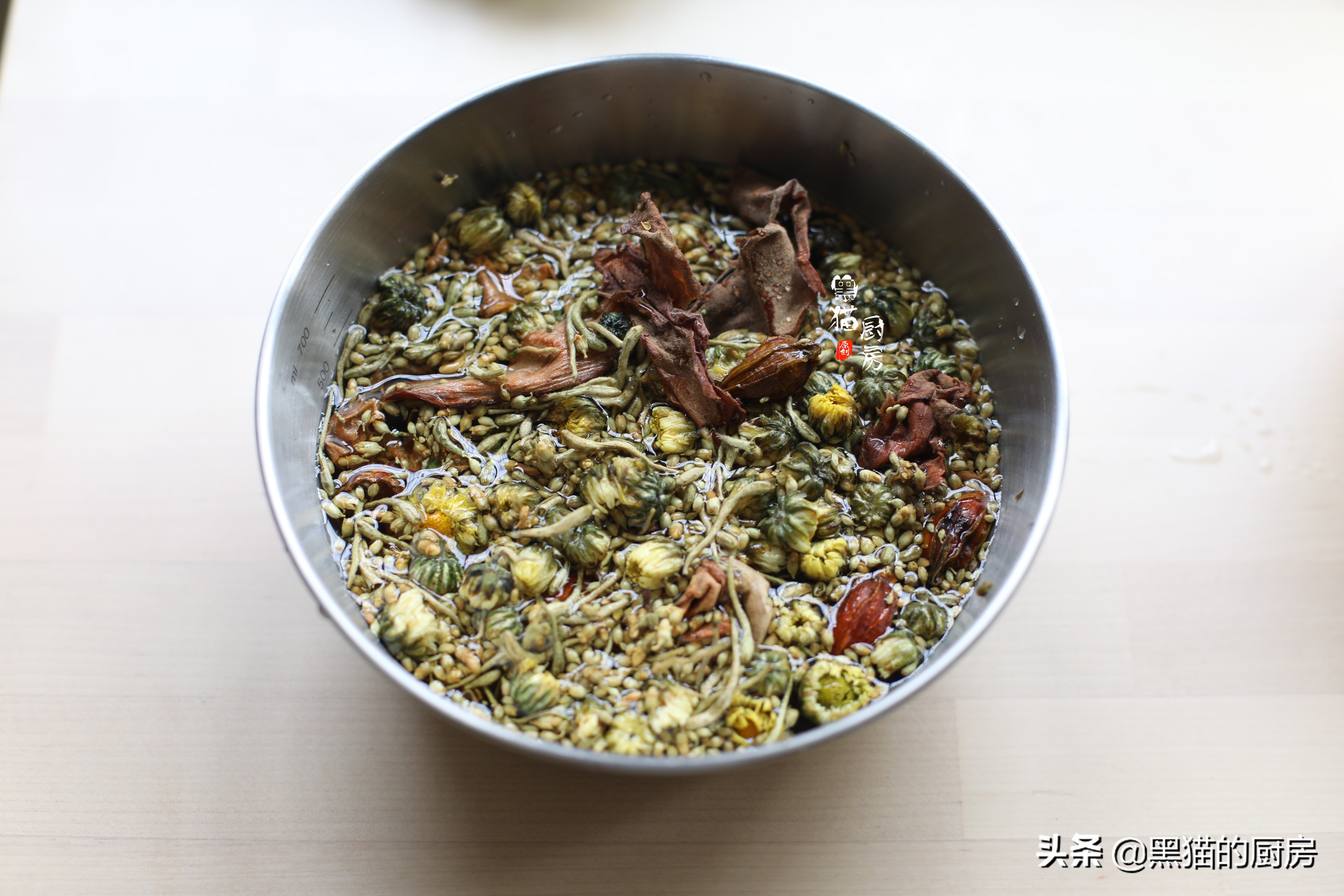 天冷，少吃水果多喝“五花茶”，一次一壶，微甜回甘不怕口干口苦