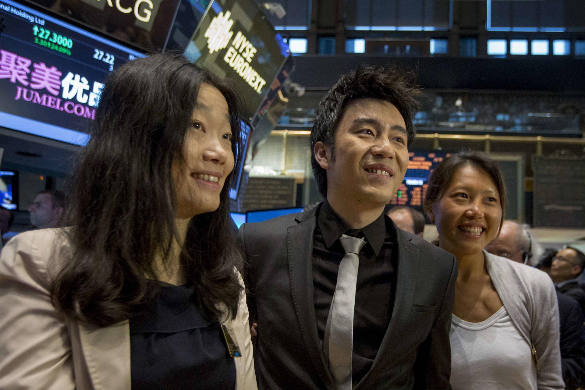 他为自己代言声称打败马云，掏3亿做共享充电宝，被对手指责*谤诽**