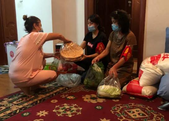 伊宁县疫情之下的我们,疫情期间医务人员不退缩