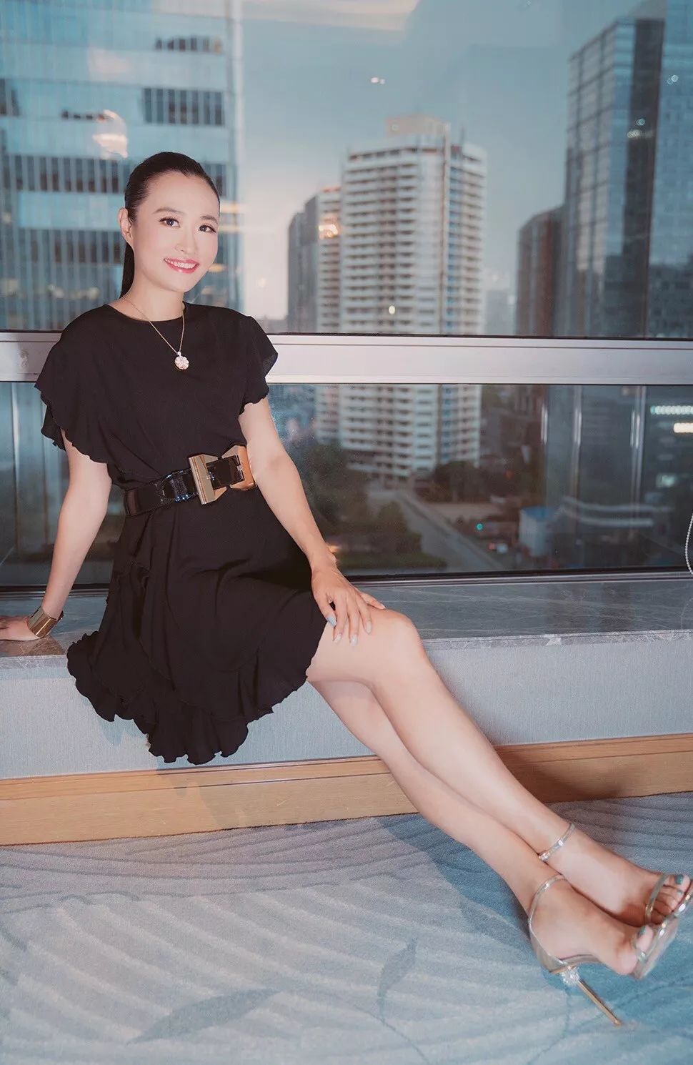 中央电视台女主持人王曦梁,王曦梁最美图片