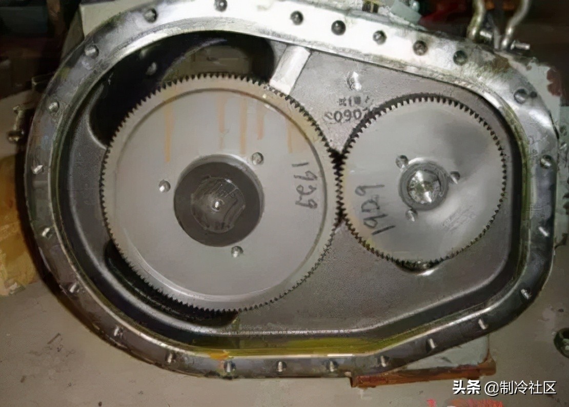 螺杆压缩机电气控制工作原理图,螺杆空气压缩机工作原理3d视频