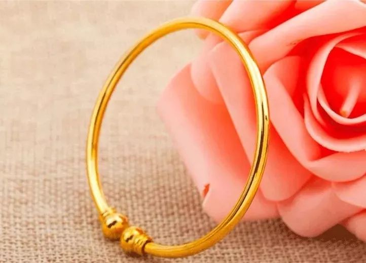 黄金贵妃手镯变形怎么自己修整,黄金手镯是不是容易变形