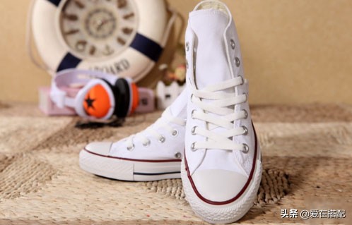 匡威帆布鞋鞋码偏大还是偏小,匡威鞋头挤脚怎么办
