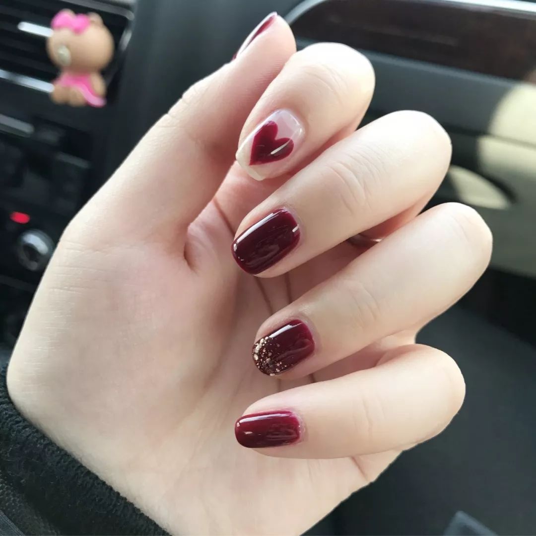 美甲什么颜色显得花哨好看,40款干净不花哨的美甲谁做都好看