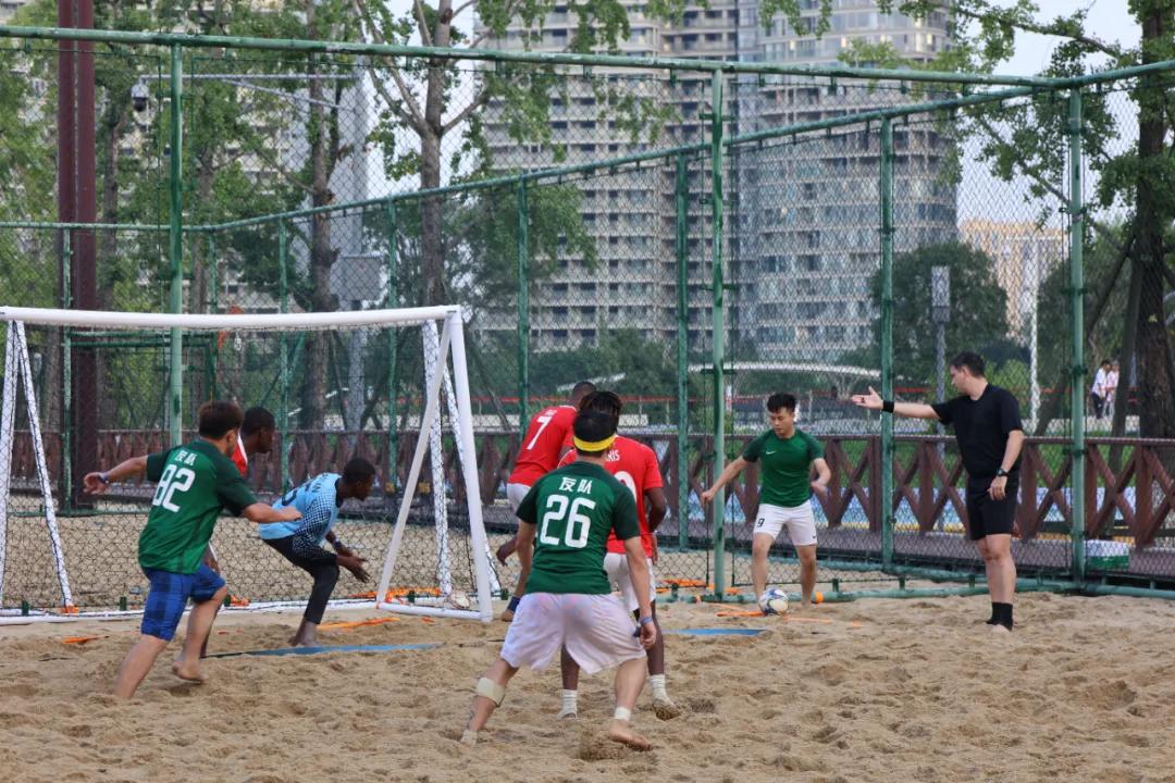 江滩嘉年华时间,沙滩公园足球比赛