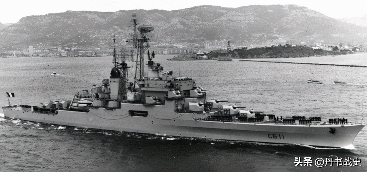 法国科尔伯特号防空巡洋舰，戴高乐的海上座驾