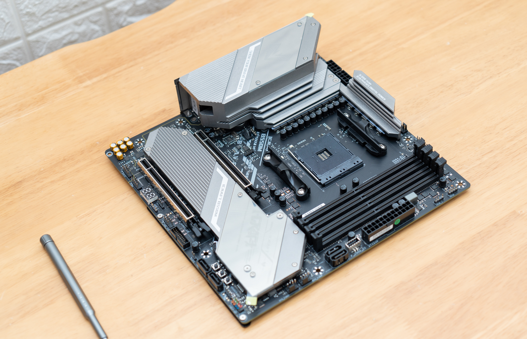 有没有显卡无所谓，游戏、剪辑全搞定，4月份电脑装机单分享