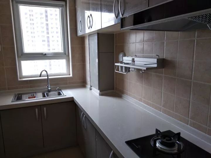 工资5000但月入一万,月薪5000花了1500租房