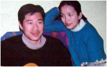 曾直指冯小刚“装洋蒜”，46岁娶小4岁三婚妻子，今64岁生活惬意