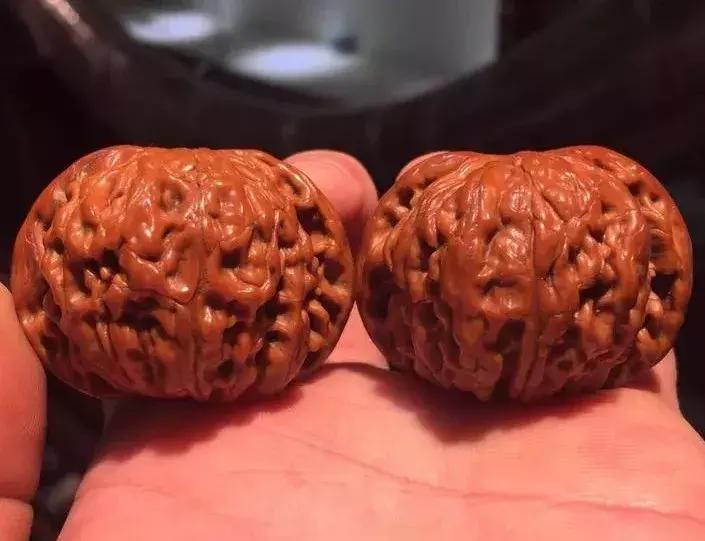 才买的文玩核桃怎样更快盘出包浆,文玩核桃出包浆以后怎么盘玩