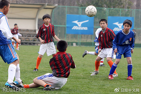 扎心！日媒也忍不住为中国足球操心了：大学可以设足球系